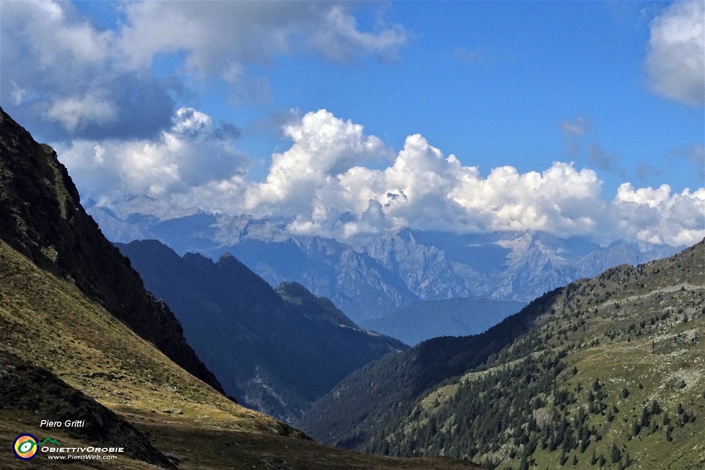 75 Vista verso le Alpi Retiche.JPG -                                